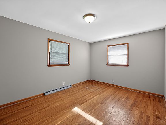 4th image of 1046 Westview Ave