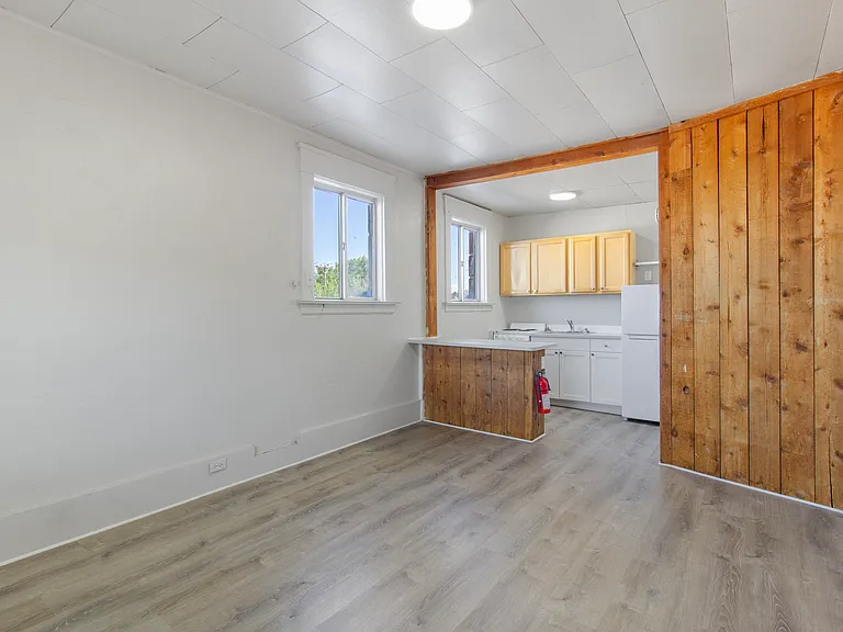 128 Broadway Ave N #2 — Photo 7