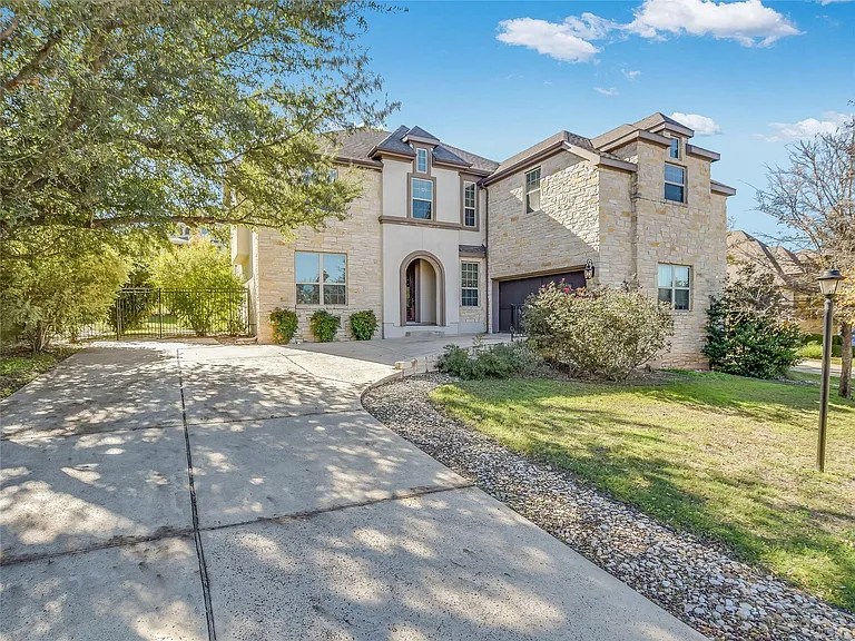 15205 Joseph Dr — Photo 2