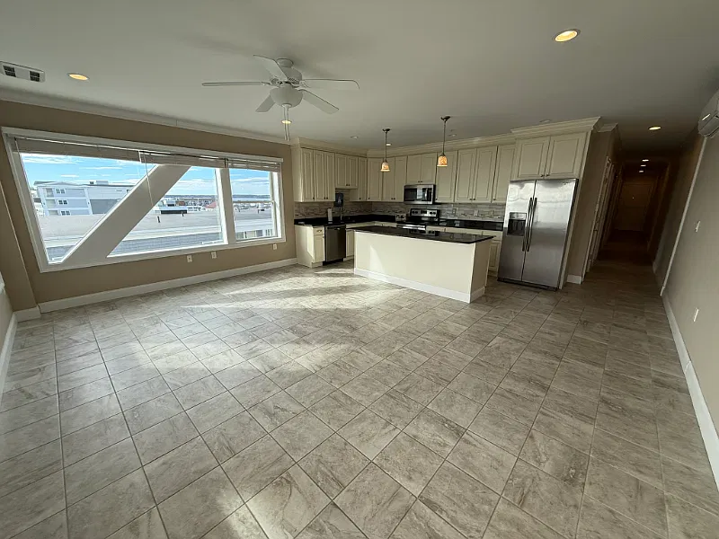 2 bed, 1130 sqft, $3,600 — Photo 3