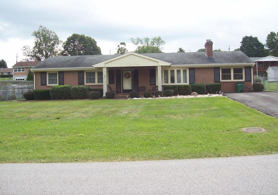 1st image of 235 Ash Dr