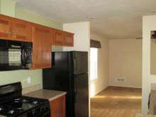 3rd image of 4981 Eisenhower Dr