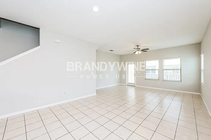 3 bed, 3.0 bath, 1864 sqft, $2,105 — Photo 4