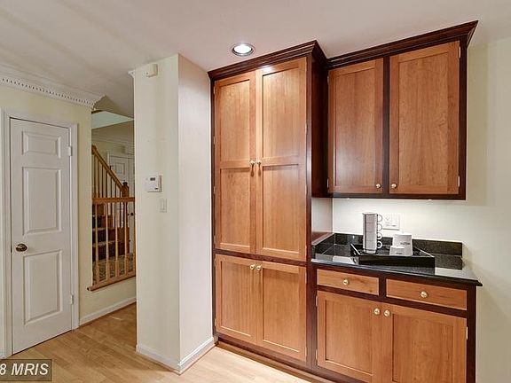 5th image of 9836 S Park Cir