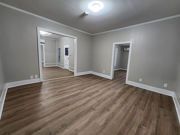 5th image of 206 N Donohoe St
