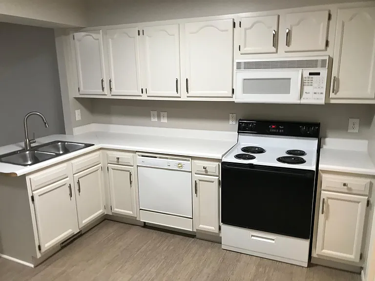1385 Wayne St #B — Photo 15