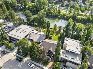 922 E Rideau Rd SW, Calgary, AB T2S 0R6