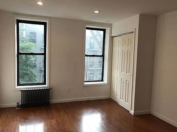 3rd image of 534 E 14th St APT 13