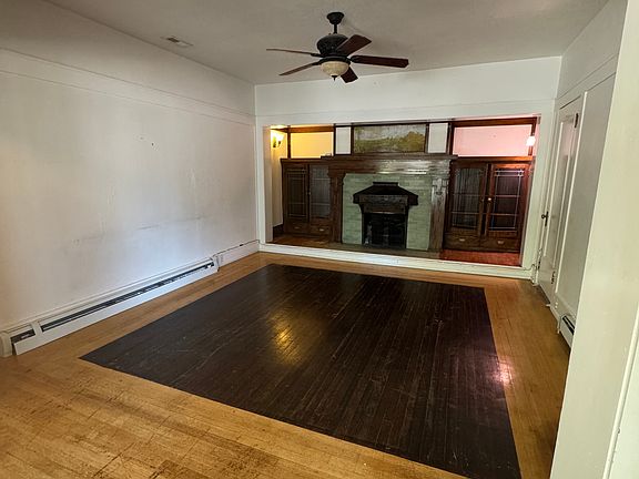 3rd image of 982 24th St #2