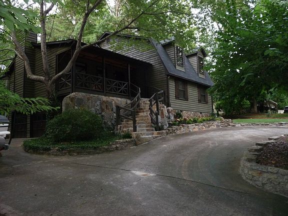 2nd image of 946 Victoria Landing Dr