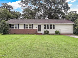 814 Edgewood Dr, Jacksonville, NC 28540