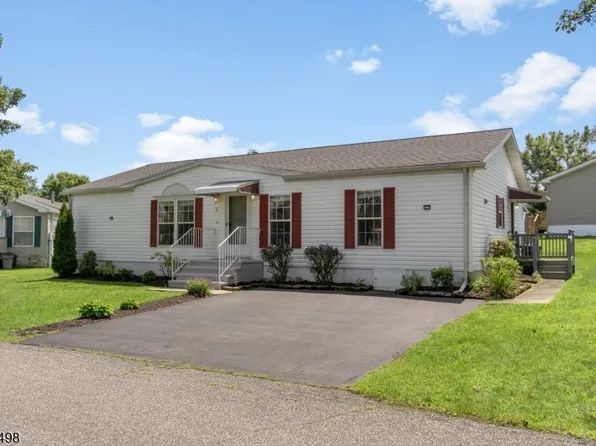 3 Lantern Ln, White Twp., NJ 07823