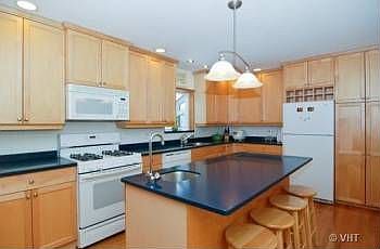 3rd image of 417 Willow Ave