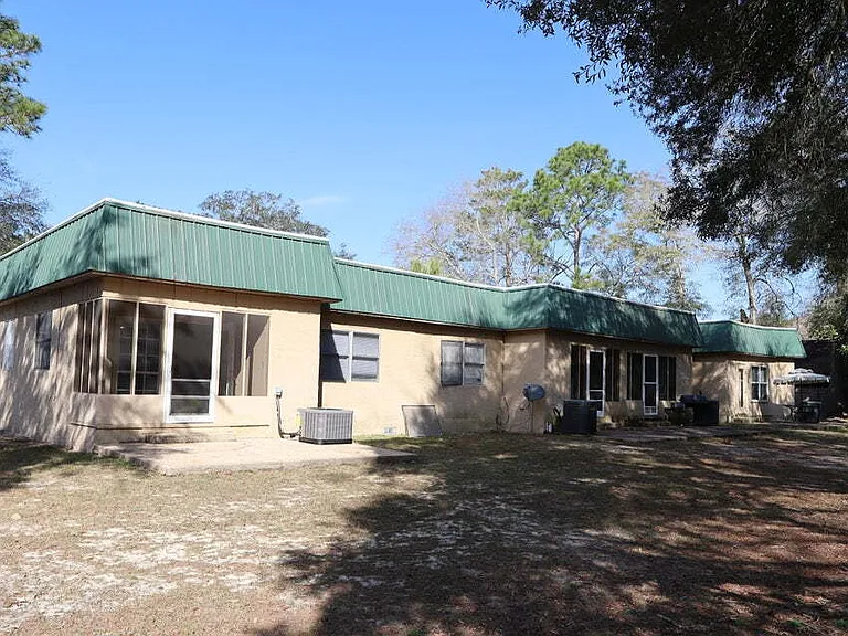 1011 Hondo Ave #B — Photo 2