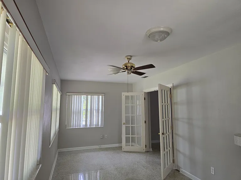 412 Sunset Rd — Photo 2