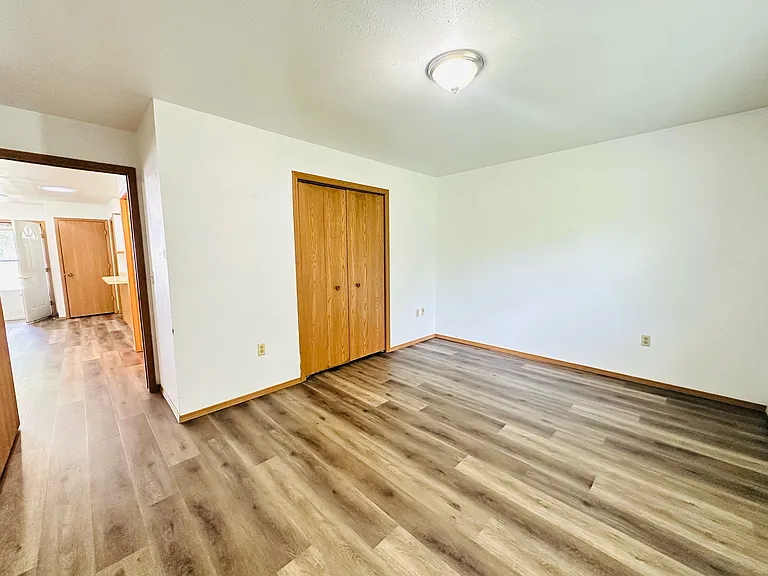 317 Crestview Ln #B — Photo 17