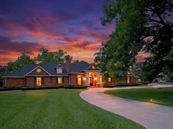 33218 W Forest Ct, Weston Lakes, TX 77441