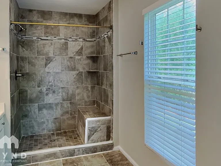 2023 Swimming Hole Cir — Photo 15