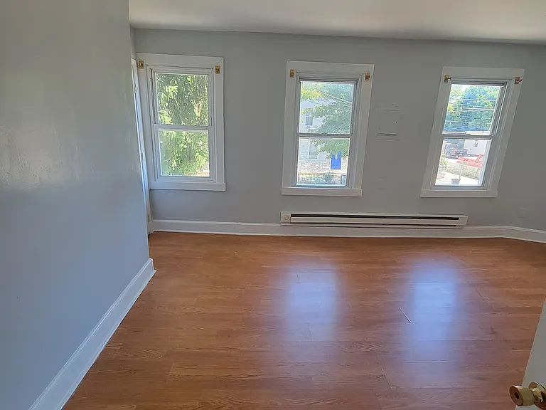 594 Christopher St #2 — Photo 5