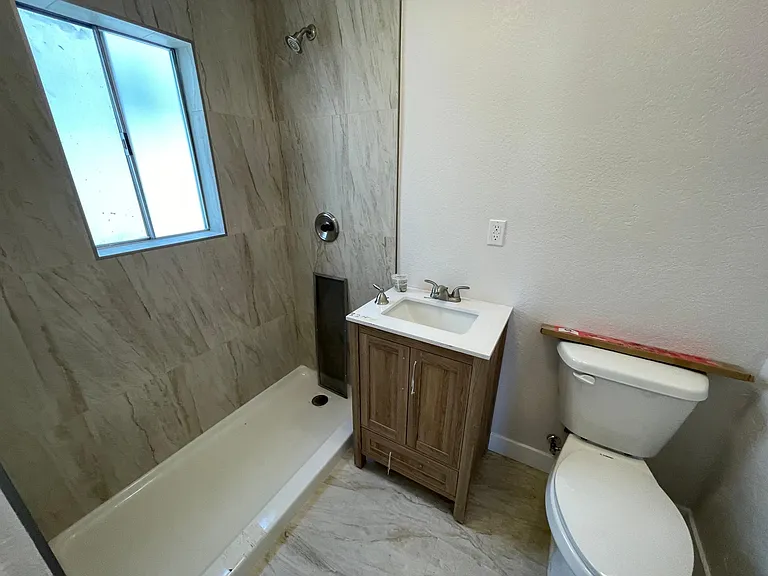 2771 Logan Ave — Photo 8