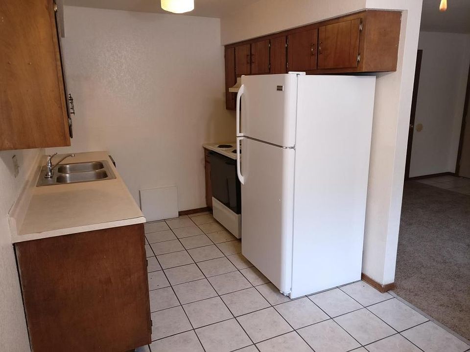 2nd image of 1933 Delwin St APT 6