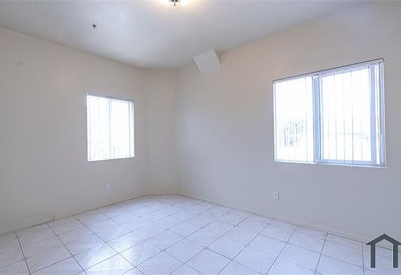 5th image of 1452 N Soto St