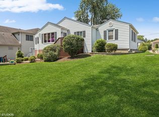 5546 Washington St, Downers grove, IL 60516