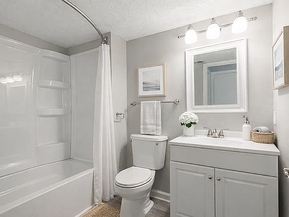 Modern bathroom with neutral tones