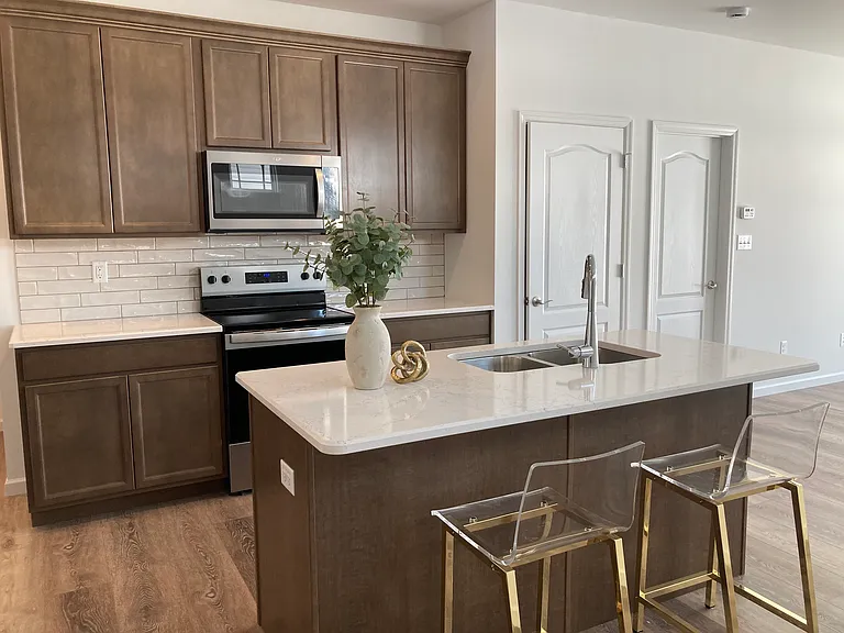 567 Wheatfield Cir — Photo 4