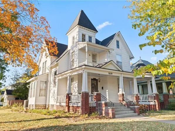 109 E Peoria St, Paola, KS 66071