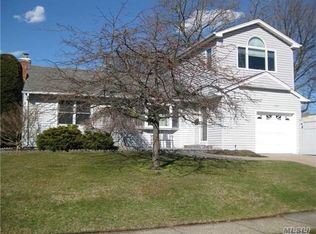 1795 Relyea Dr, Merrick, NY 11566
