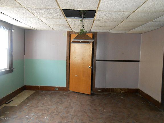 5th image of 107 Greenwood Ave