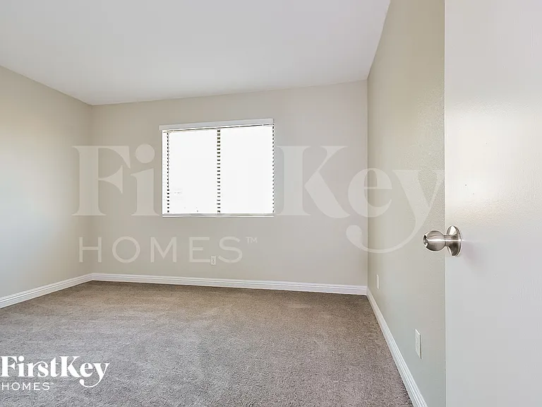 1335 Clagett Ln — Photo 12