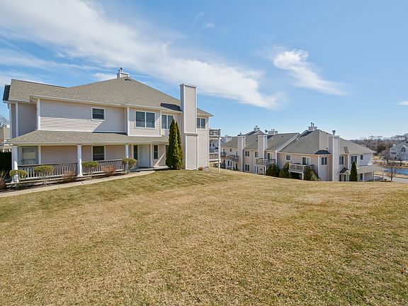 2nd image of 701 Willow Pond Dr