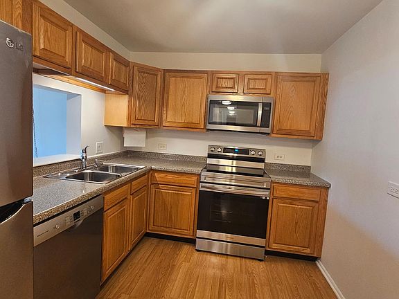 5th image of 1325 N Sterling Ave Unit 114