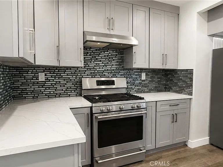 2431 N Lamer St — Photo 5