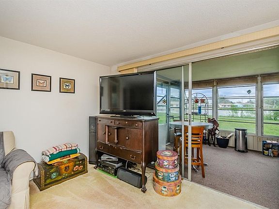 5th image of 2036 Norfolk Dr