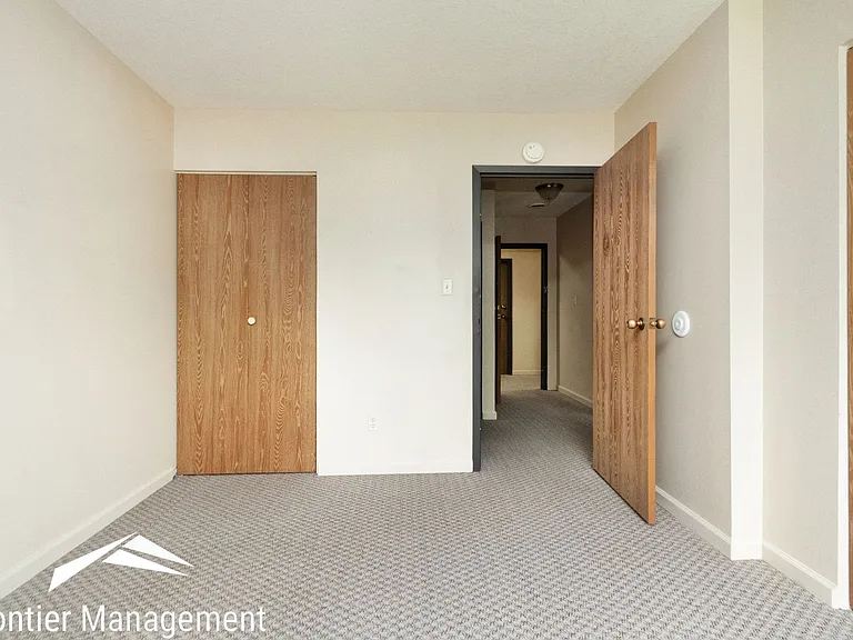 Anderson Village — Photo 8