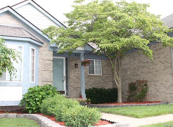4th image of 27430 Dover Ave