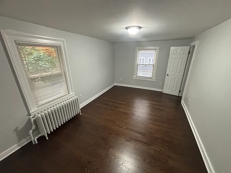 110 Derby Ave — Photo 7