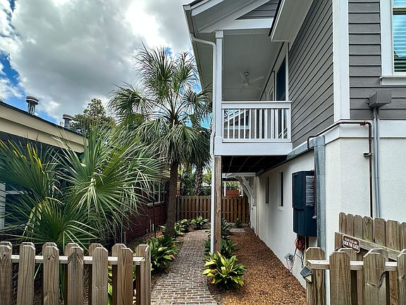 3rd image of 1415 Abercorn St
