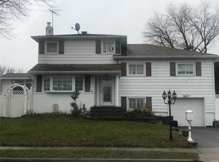 73 Haverford Rd, Hicksville, NY 11801