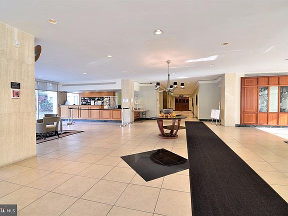 2nd image of 10401 Grosvenor Pl APT 612