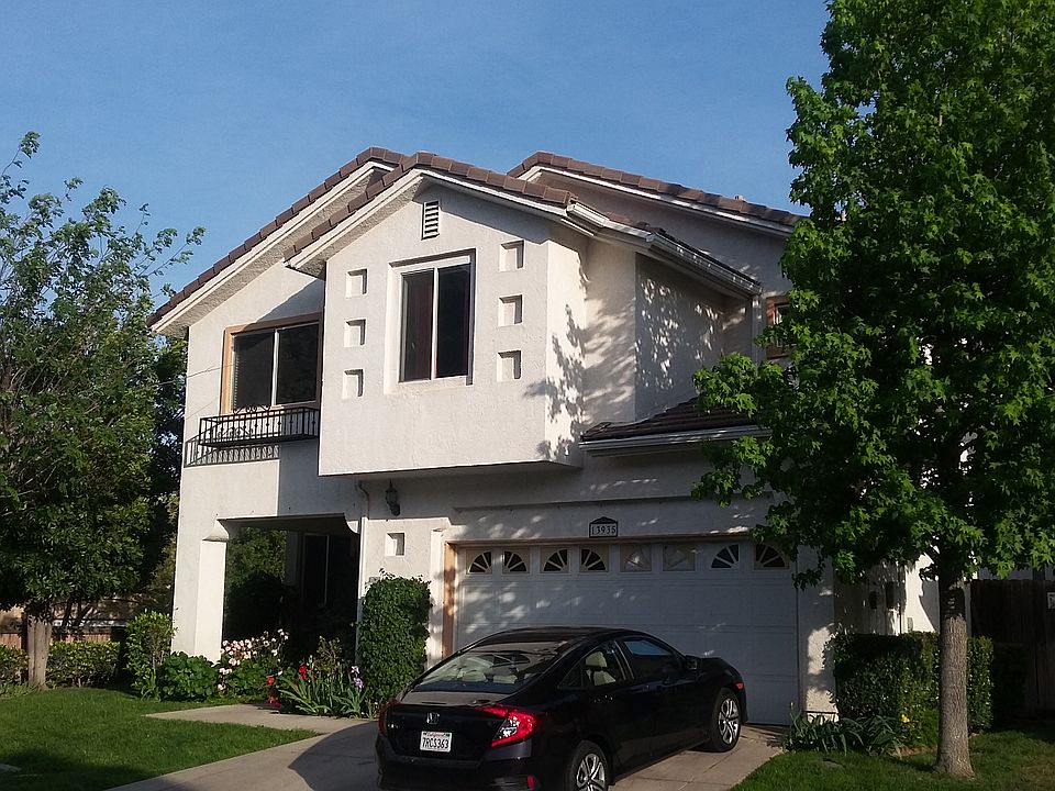 2nd image of 13935 Mountain View Pl
