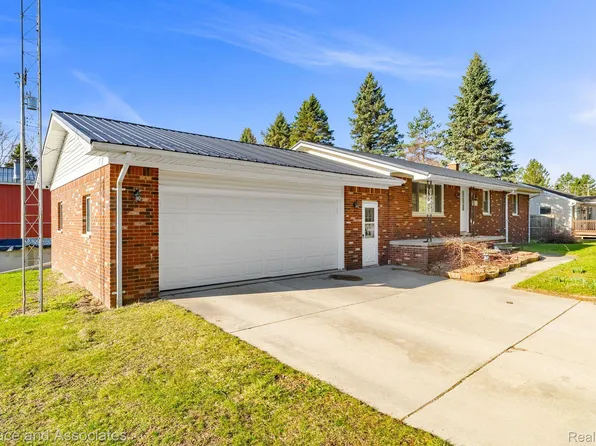 7138 Baker Rd, Lexington, MI 48450