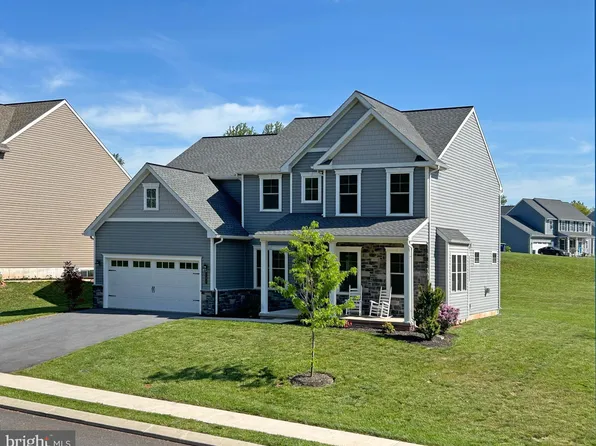 195 Magnolia Dr, Middletown, PA 17057