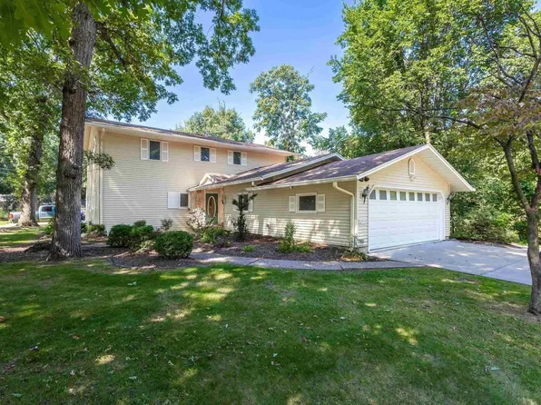 14 Forest Rd, Rock Island, IL 61201