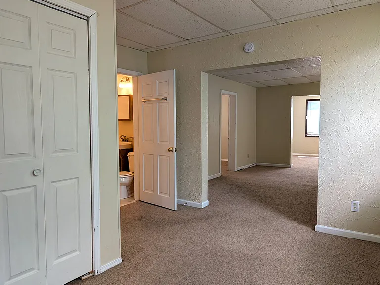 1212 S Chestnut Ave — Photo 14