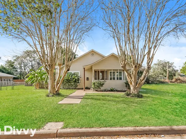 1707 N San Jacinto St, Liberty, TX 77575