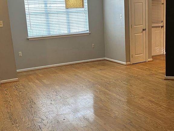 2nd image of 1532 Myrtle St